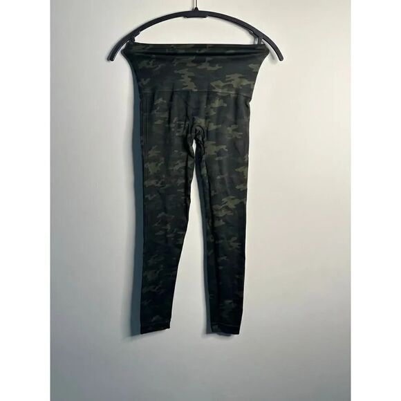 GREEN CAMO LEGGING SEAMLESS - Picture 3 of 3